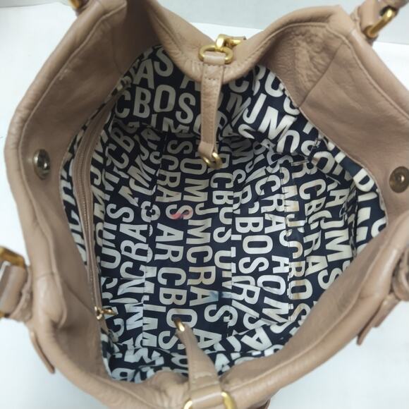 Marc by Marc Jacobs Classic Q Taupe Brown Pebbled Leather Shoulder Bag - Picture 11 of 16